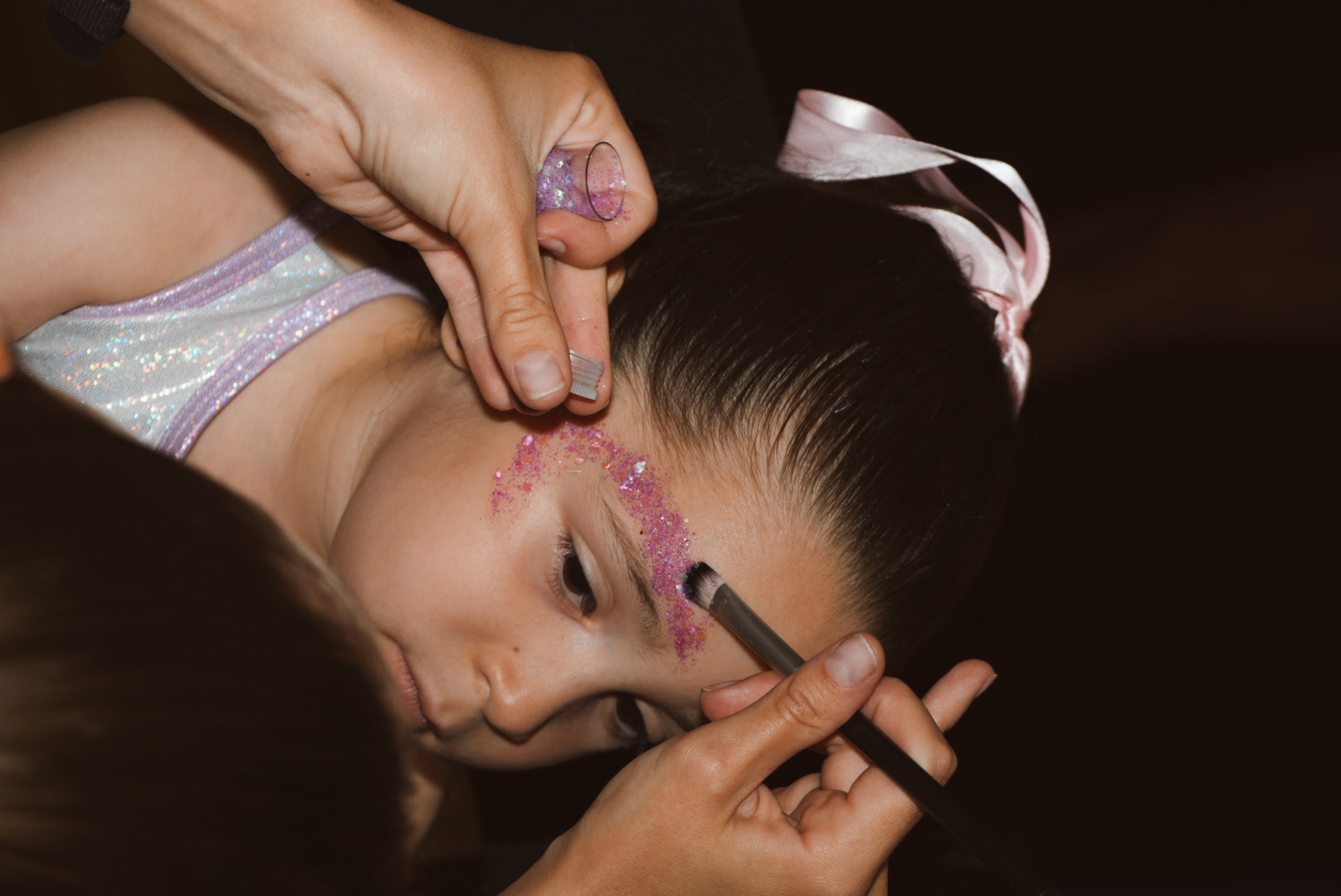 Oh My Eve – glitter on child face